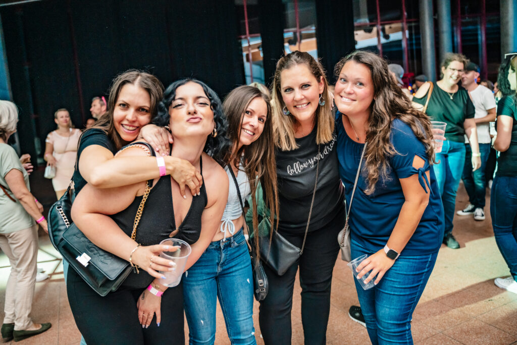 01072023_Ü30Party_MessehalleWels_(c)EderStefanie_00069